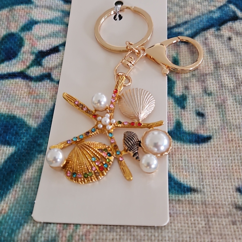 Starfish, Seashells & Pearls Keychain - Picture 2 of 15